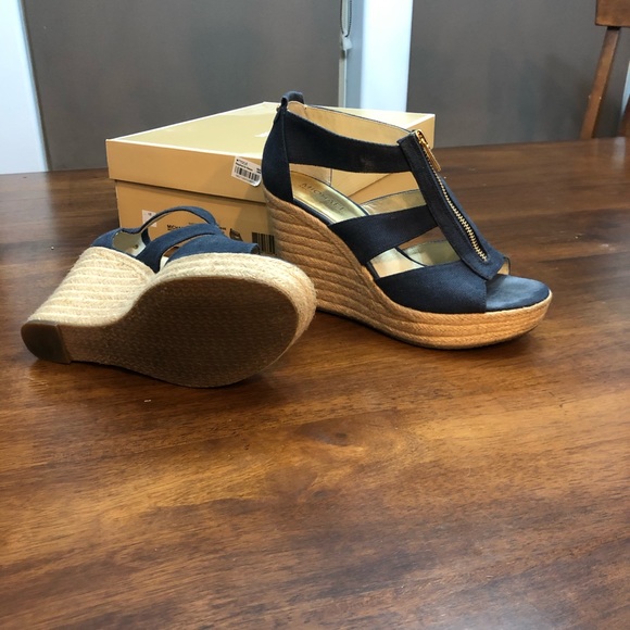 Michael Kors Damita Wedge Navy 4 inch heel - Picture 2 of 3